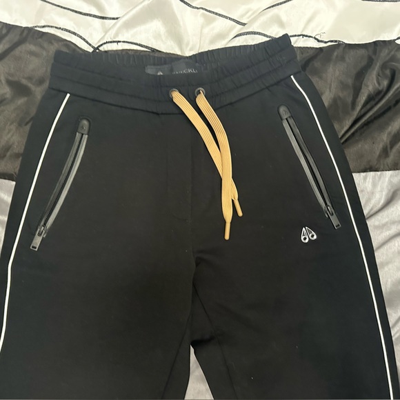 BNWOT Women’s Moose Knuckles Sweatpants XS - Picture 2 of 6